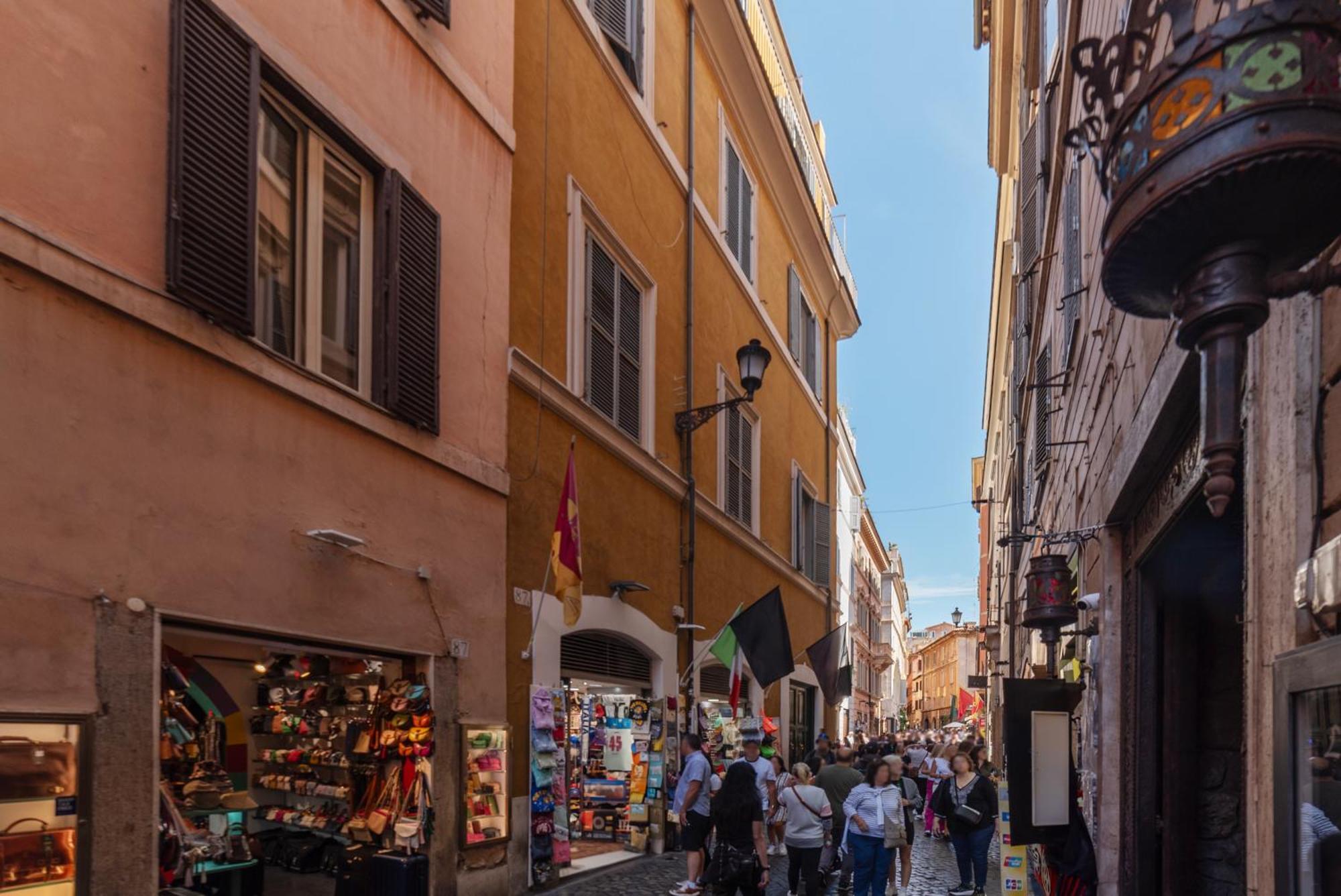 Via Del Lavatore Private Apartments, Rome
