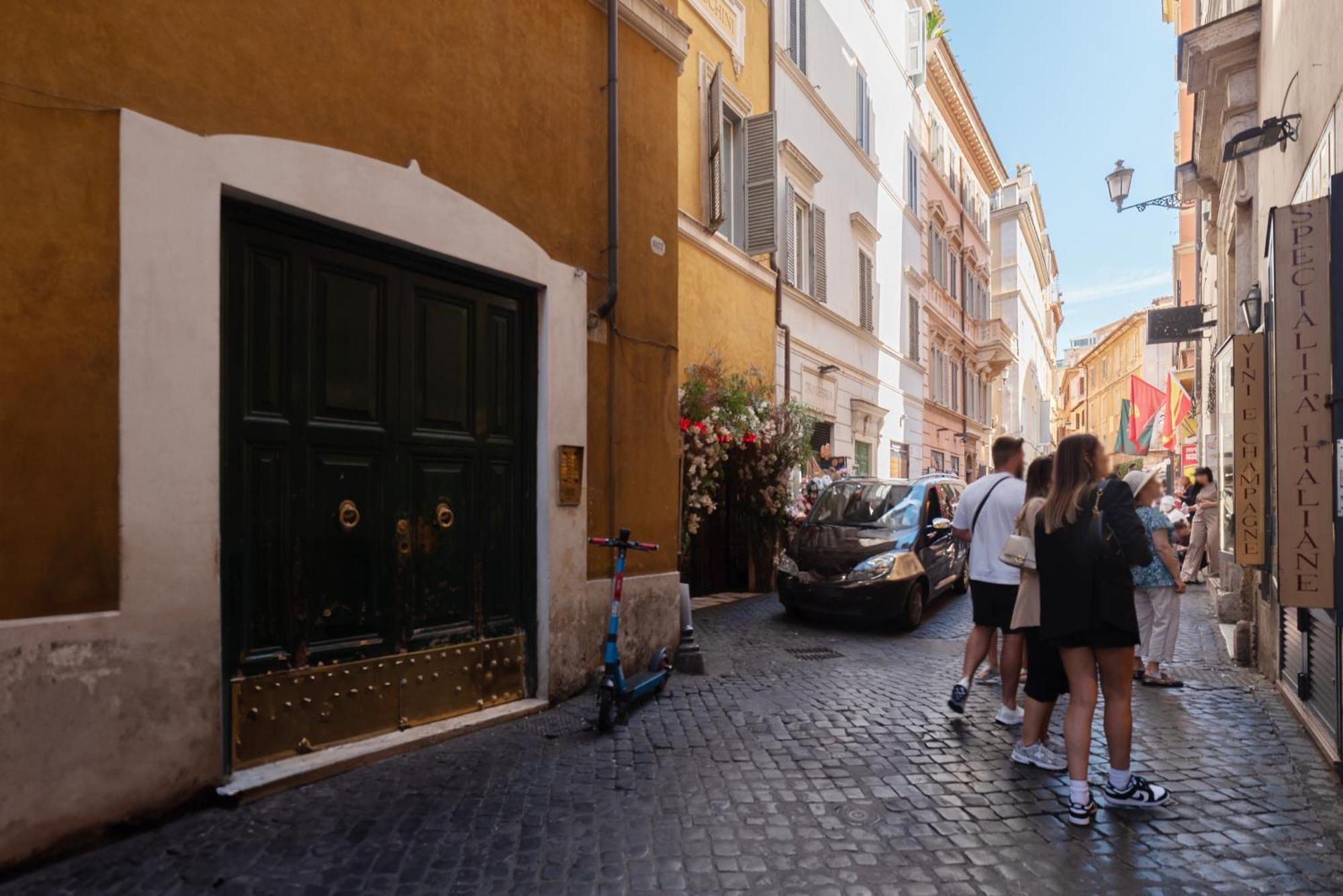 Via Del Lavatore Private Apartments — Photos 3